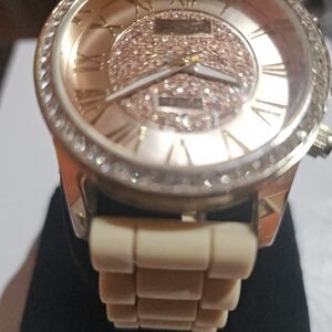Elegant Gold Women's Geneva  Watch